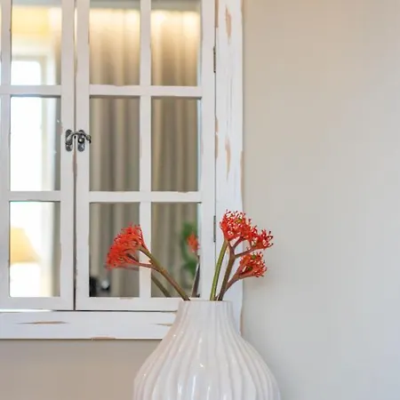 Living & Lifestyle - - By Hello Sea Homes דירה קלייפדה